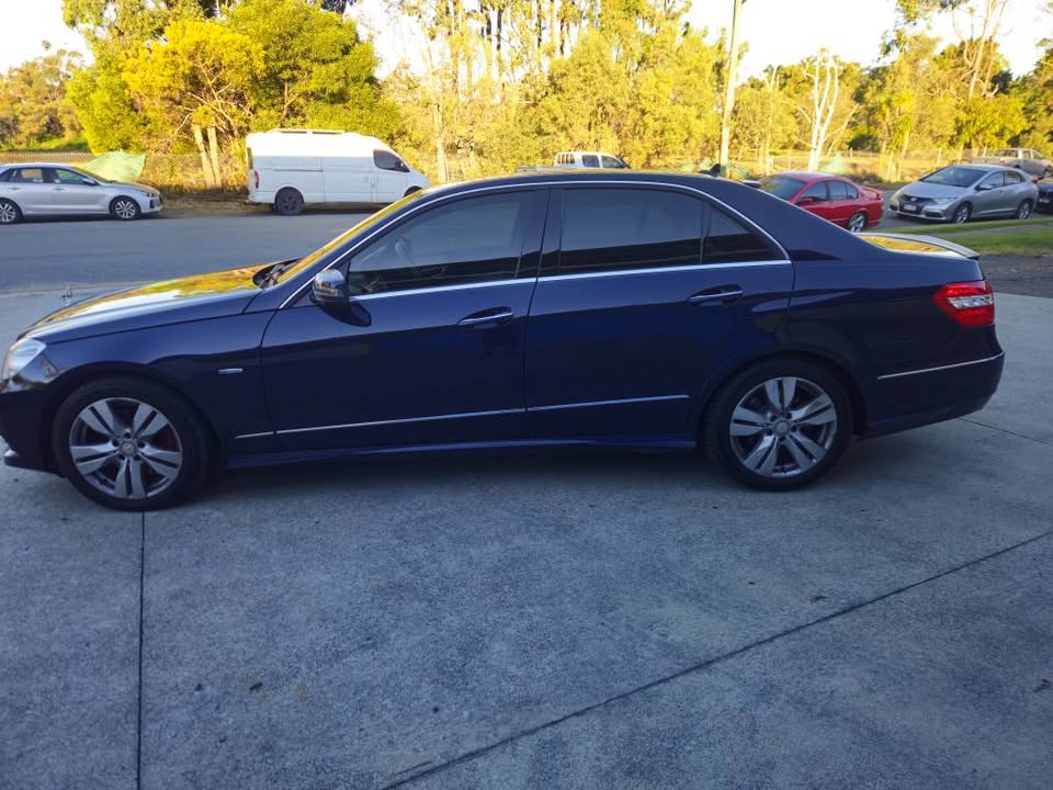 2013 Mercedes-Benz e350 avant-garde luxury low kms 6.jpg